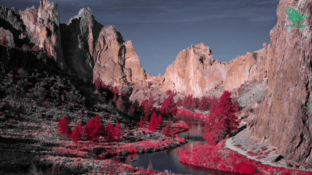 Photography Mountain Climber Lifestyle Photography Talented Adventure Photographer Saudiscoop Smith-Rock-State-Park-(Oregon).