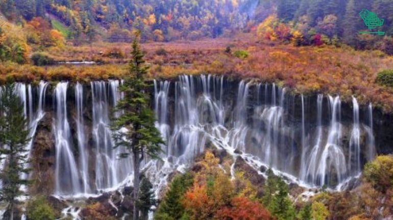 Crystal blue lake, Jiuzhaigou National Park-top-7-must-visit-places-of-the-world-and-why-saudiscoop (1 (16)