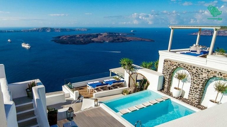 Santorini, Greece-top-7-must-visit-places-of-the-world-and-why-saudiscoop (4)