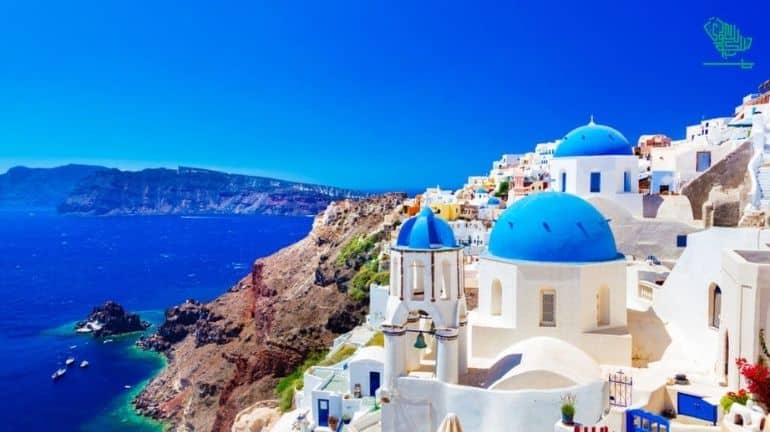 Santorini, Greece-top-7-must-visit-places-of-the-world-and-why-saudiscoop (8)