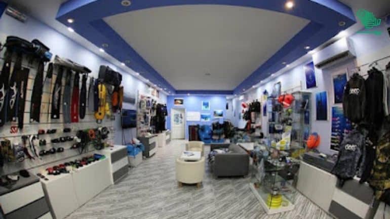 Dolphin Free Diver yanbu-places-explore-yanbu-ksa-saudiscoop (2)