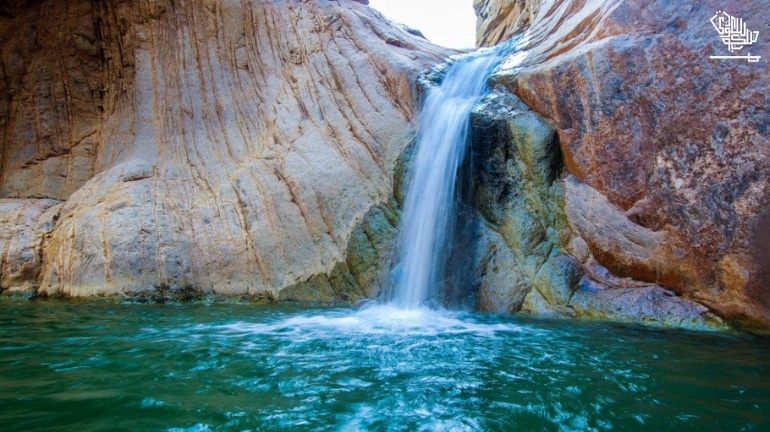 water fall-top10-places-visit-tourism-al-wajh-farasan-islands-saudiscoop (1)